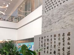 -成都中升之星奔驰4S店