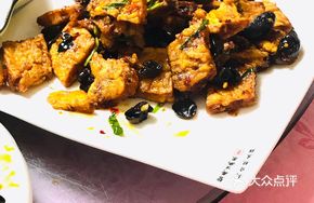 Hechuan Crispy Pork with Rice Crackers