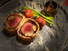 惠灵顿牛排-弦月窗LUNETTE BY AMANDA(复兴路店)