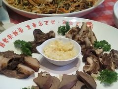 -鱼满舱·鲜活海鲜·正宗鲁菜