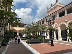 -佛罗伦萨小镇广佛名品奥特莱斯(疏港路店)