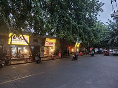 -四更周店烤乳猪
