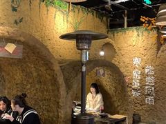 大堂-破瓦寒窑·地摊烤羊排