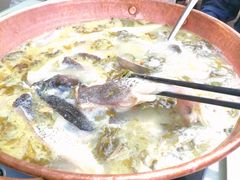 酸菜鱼头-怡得观滇餐厅·地道昆明菜·1996(海埂大坝店)