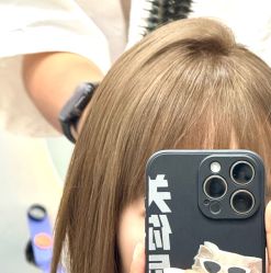 -Tloml salon