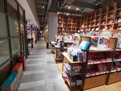 -百新书局(尚悦湾店)