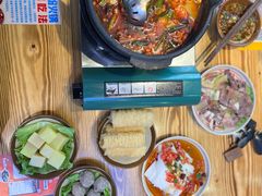 -黔二妞地摊火锅(龙华清湖店)