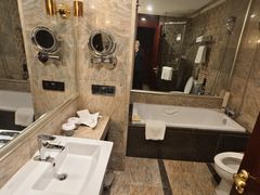 -东北大厦酒店(沈阳北站青年大街店)