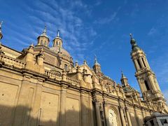 -皮拉尔圣母圣殿主教座堂