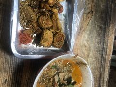 -二钢串叔麻辣烫(华龙大厦店)
