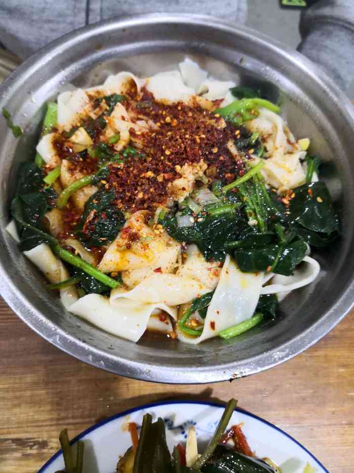 赵记户县特色面馆-"户县大哥西安卖面,一盆9块钱起,免费加量.