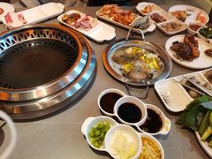 -黑金·寻焰自助百汇·烤肉·火锅(中街店)