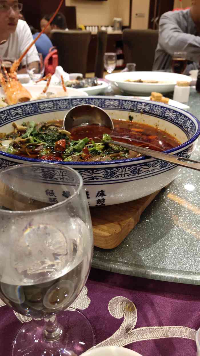 牡丹大酒楼(体育路店)-"在厦门算是老牌的酒店啦~吃过这家其他菜,.