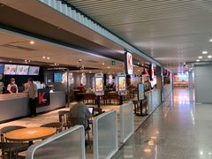 -肯德基(成都机场T2到达精选店)