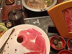 -牛YO寿喜烧·铁板烧和牛火锅自助(市府恒隆店)