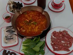 -毛辣果·贵州红酸汤牛肉火锅(西单店)
