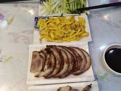 香酱热肘子-傅记酱肉