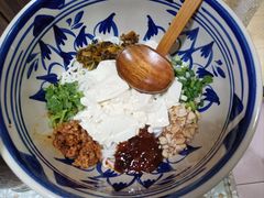 -蜗牛小馆醉乡民谣云南菜(惠新西里店)