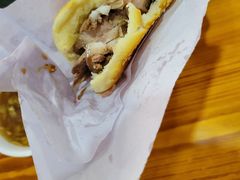 烧饼夹肉-京东一绝西海子西园烧饼夹肉