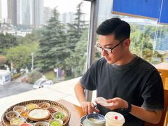 -包整·丝娃娃(一览甲秀楼风景店)