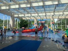 -三岔湖环球融创天堂洲际酒店水乐园