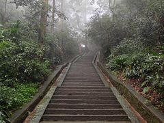 -峨眉山报国寺