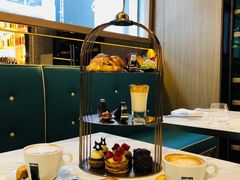 -La Mer Restaurant & Lounge