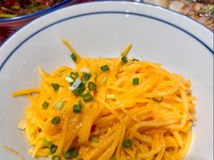 蟹黄咸蛋土豆丝-荆九爷爆炒桥头三嫩(夫子庙店)