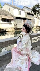 -一揽芳华汉服旗袍体验馆(拙政园店)