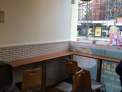 用餐区-全家便利店(车站南路店)