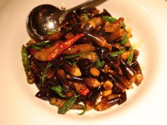 黑皮鸡纵菌炒猪颈肉-飶香居(省博物馆店)