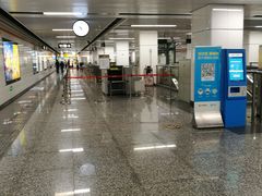 -盈丰路(地铁站)