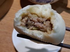 莲藕猪肉包-草包包子铺(宽厚里店)