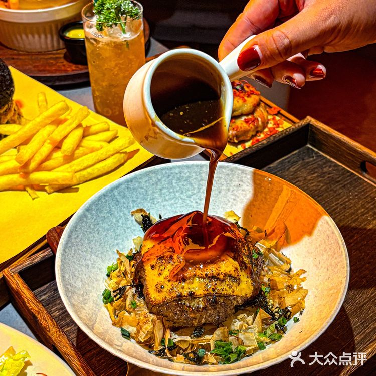 这一餐好浪漫🎄开始内卷圣诞节氛围啦~