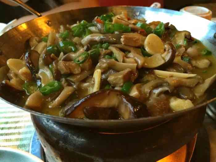 三湘人家(三亚河东店)-"一般般,不是特别喜欢.上菜很慢,而且服务.