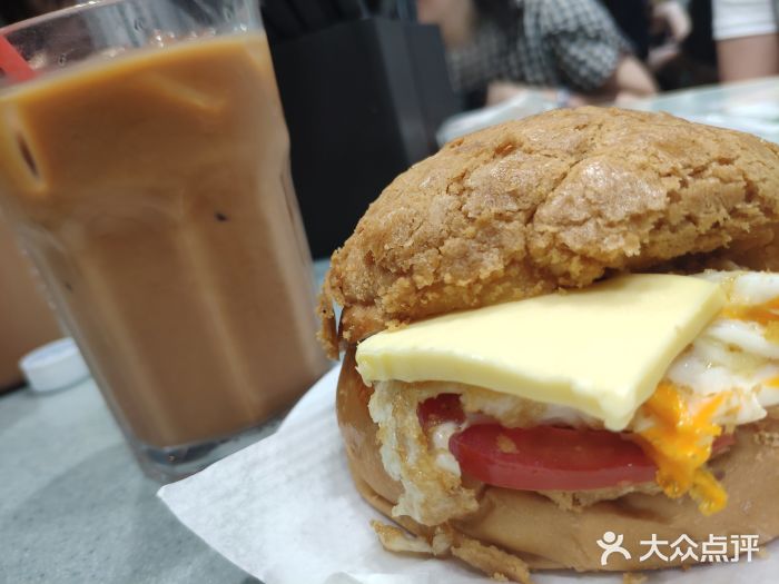 华嫂冰室(尖沙咀店)招牌菠萝油图片