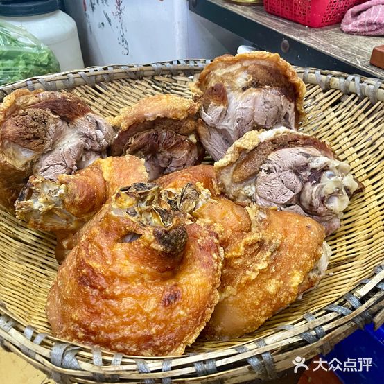云南酸汤猪脚火锅(大桥路店)