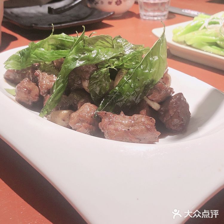 隐藏在“五大道”里面的小酒馆，看似不起眼，但是走进来