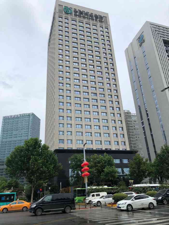 农行大厦-"唐延路与科技路十字交汇处地电广场旁边拔.