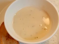 蘑菇忌廉汤-卡朋西餐(较场西路店)