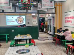 大堂-晓彭肥肠鸡·泡椒鸡火锅(水木天地店)