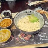 蟹黄面味道鲜美，孩子很爱吃