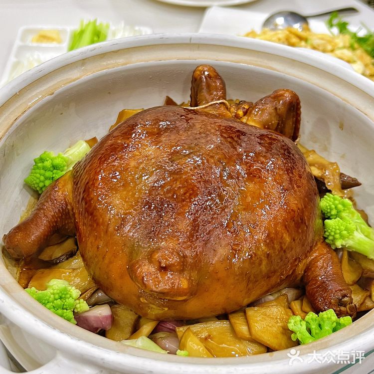 来泉州一定要来这家老牌海鲜餐厅吃烤鹅！