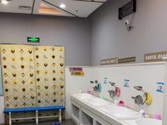 -龙格亲子游泳·水育早教中心(华亿大润发店)