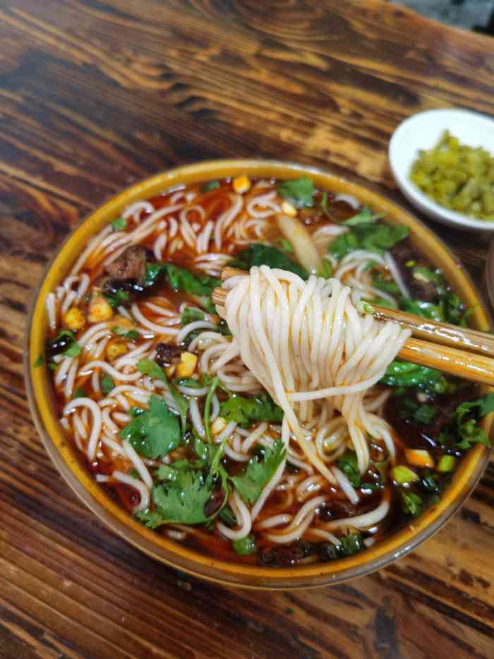 达州老面馆-"上餐速度很快,一会儿就端上来了,面条本身.