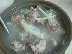 馄饨老鸭煲-老品芳