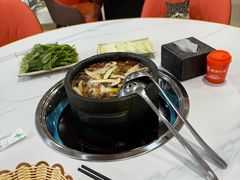 -鲁朗石锅城·松茸天麻石锅鸡