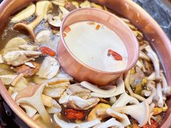 -慢丽江·云南野生菌土鸡锅(西山店)