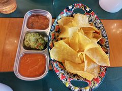 炸玉米片配牛油果-HFFOUSA TACO弗萨塔可墨西哥餐厅(颐堤港店)