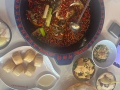 -何师傅美蛙鱼头(汉街店)